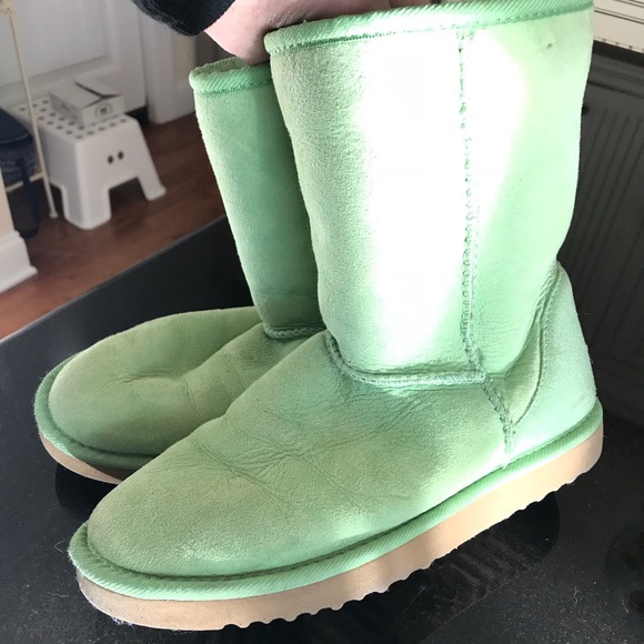UGG Shoes - UGG Brand Rare Apple 🍏 Green Boots Size 7